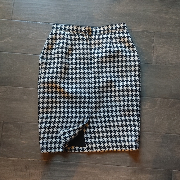 Vintage Houndstooth Pencil Skirt - Picture 2 of 6